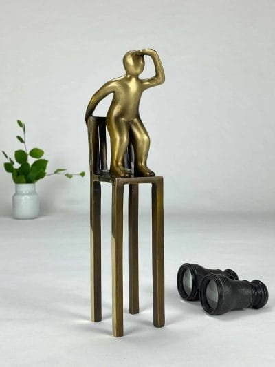 Det-store-overblik-af-Palle-Mernild-bronzeskulptur