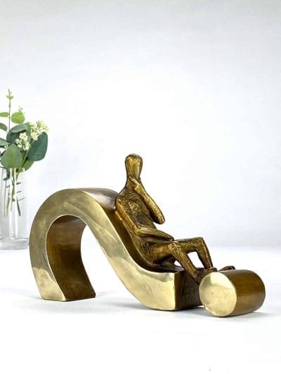 Det-store-spoergsmael-af-Palle-Mernild-bronzeskulptur