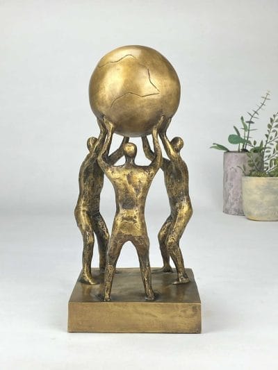 Loefter-i-flok-af-Palle-Mernild-bronzeskulptur