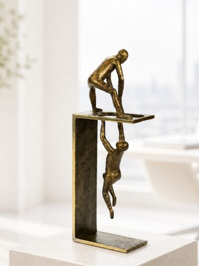 Nye-hoejder-gennem-samarbejde-af-Palle-Mernild-bronzeskulptur