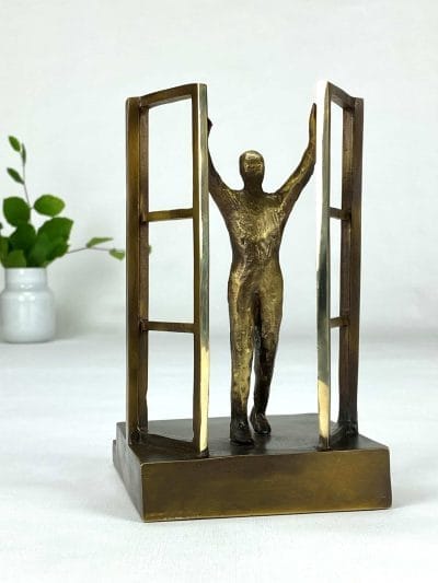 Nye-muligheder-Palle-Mernild-bronzeskulptur