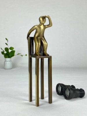 Det-store-overblik-af-Palle-Mernild-bronzeskulptur